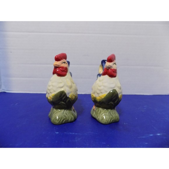 New Roosters Chickens Hens Salt and Pepper Shakers - Picture 3 of 5